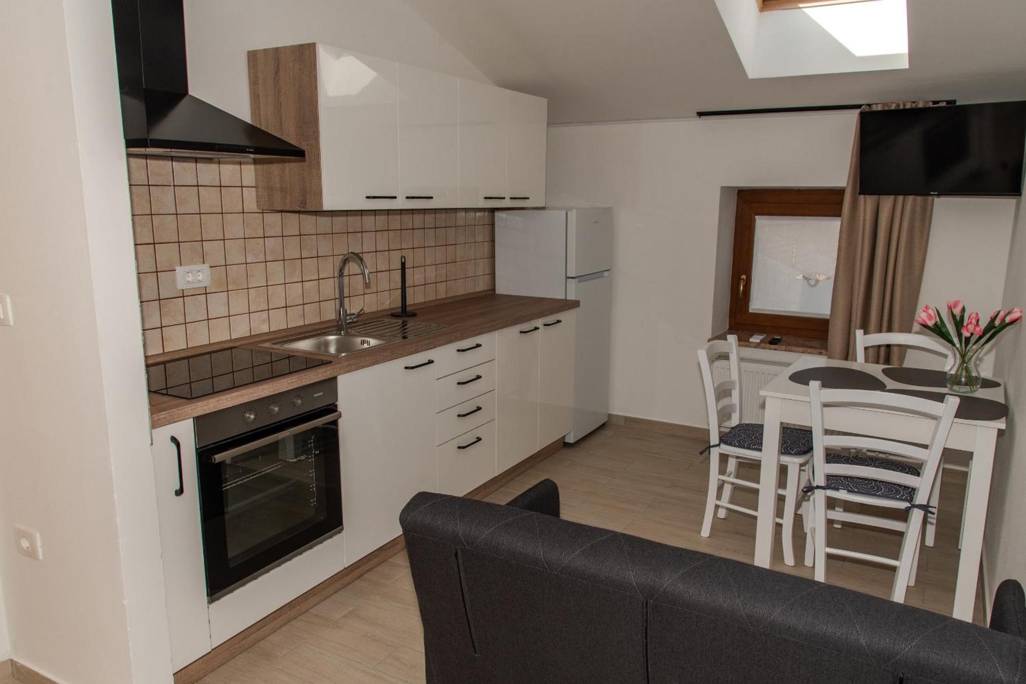 Kanal Apartmaji Tinta מראה חיצוני תמונה