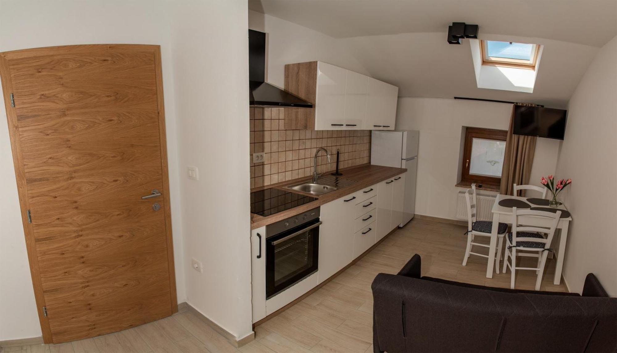 Kanal Apartmaji Tinta מראה חיצוני תמונה