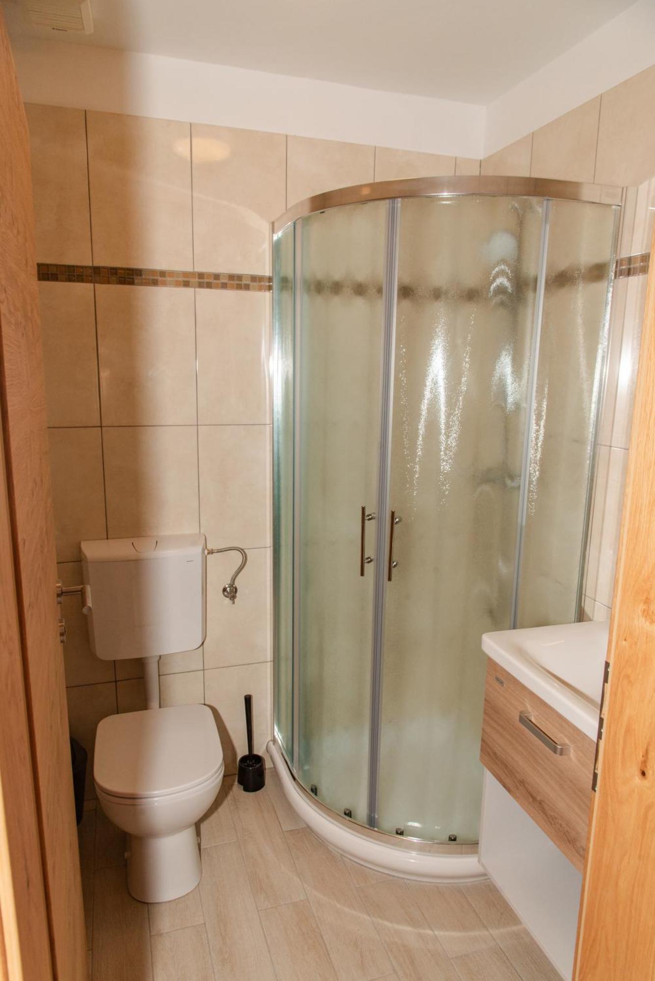 Kanal Apartmaji Tinta מראה חיצוני תמונה