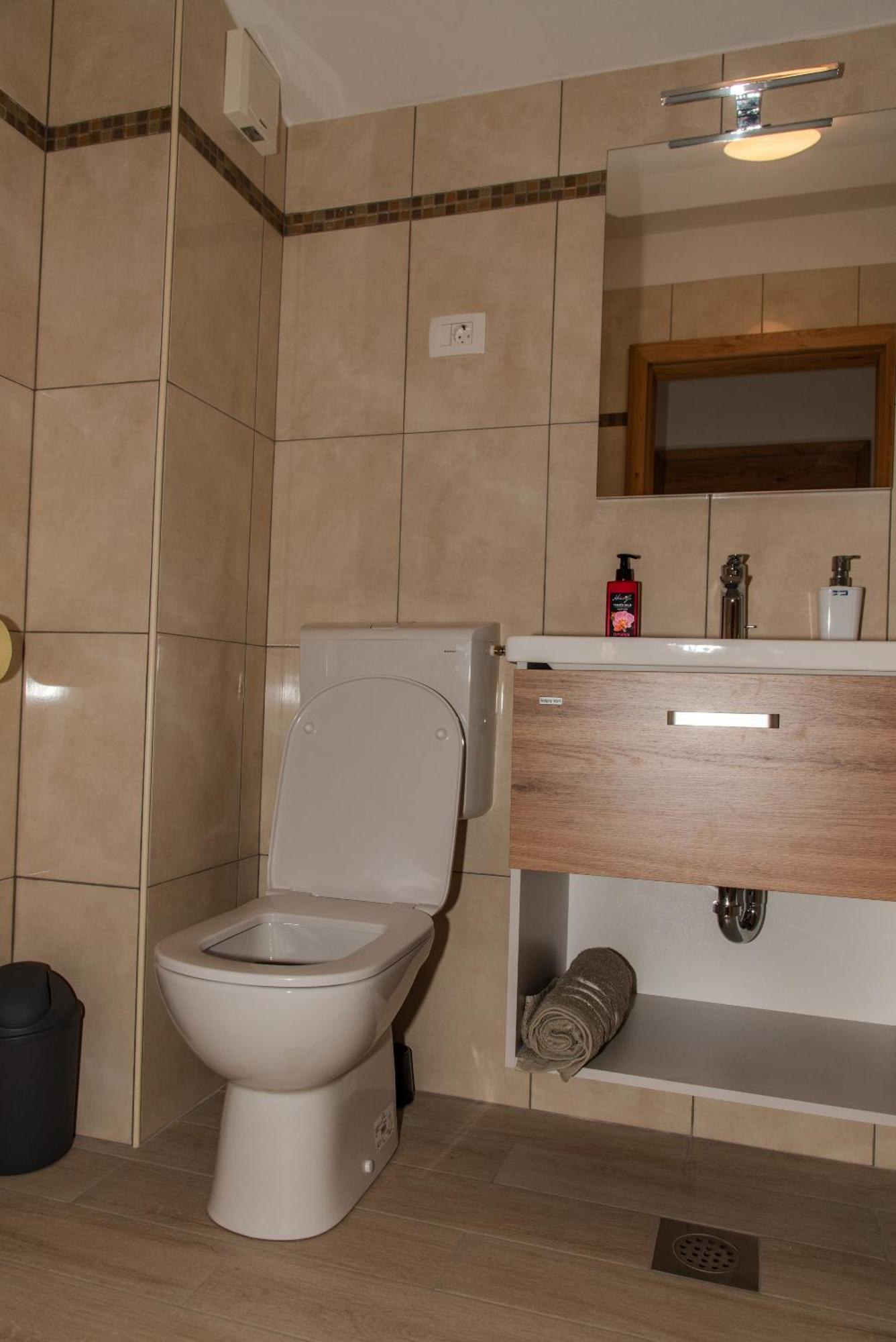 Kanal Apartmaji Tinta מראה חיצוני תמונה
