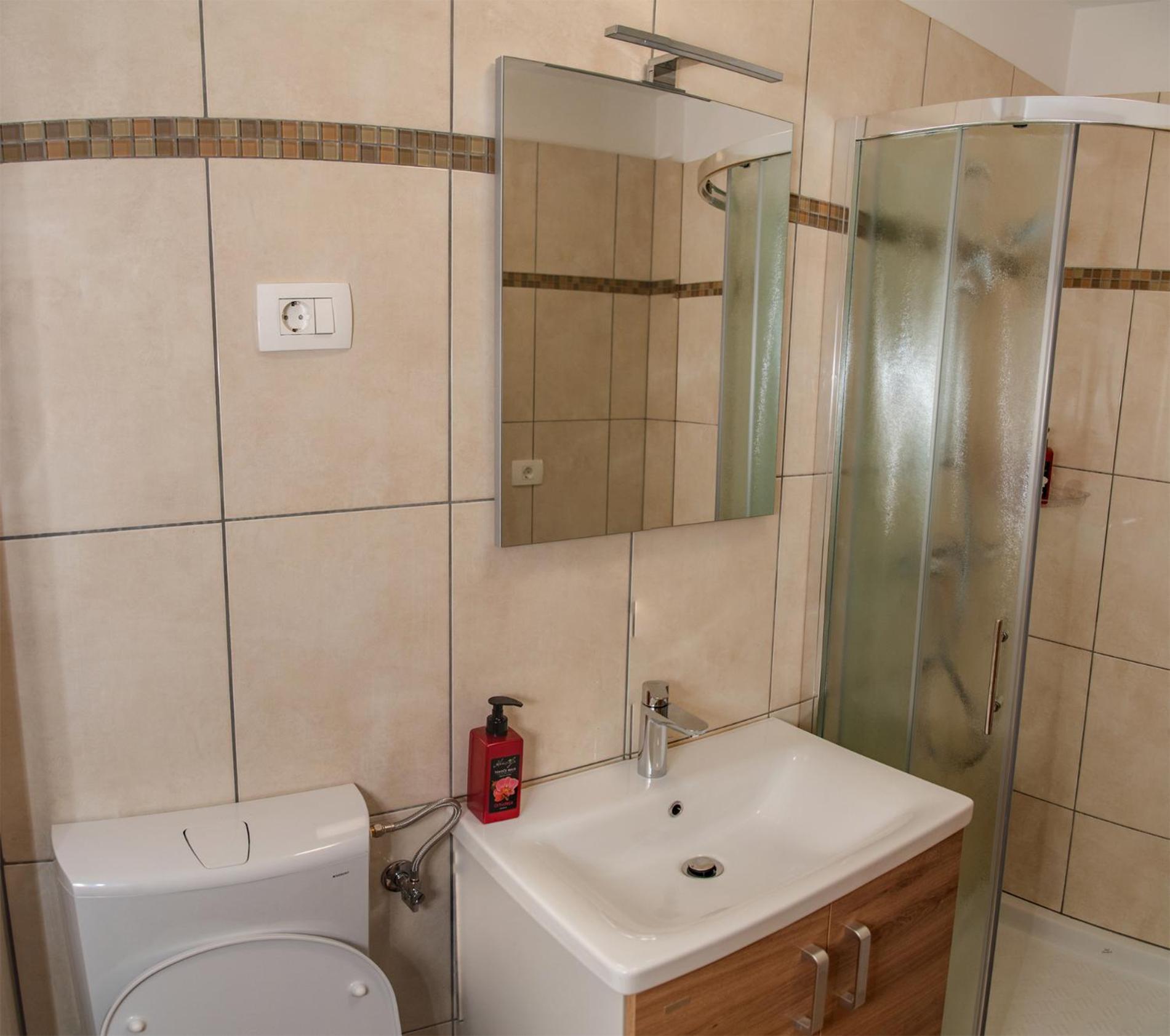 Kanal Apartmaji Tinta מראה חיצוני תמונה
