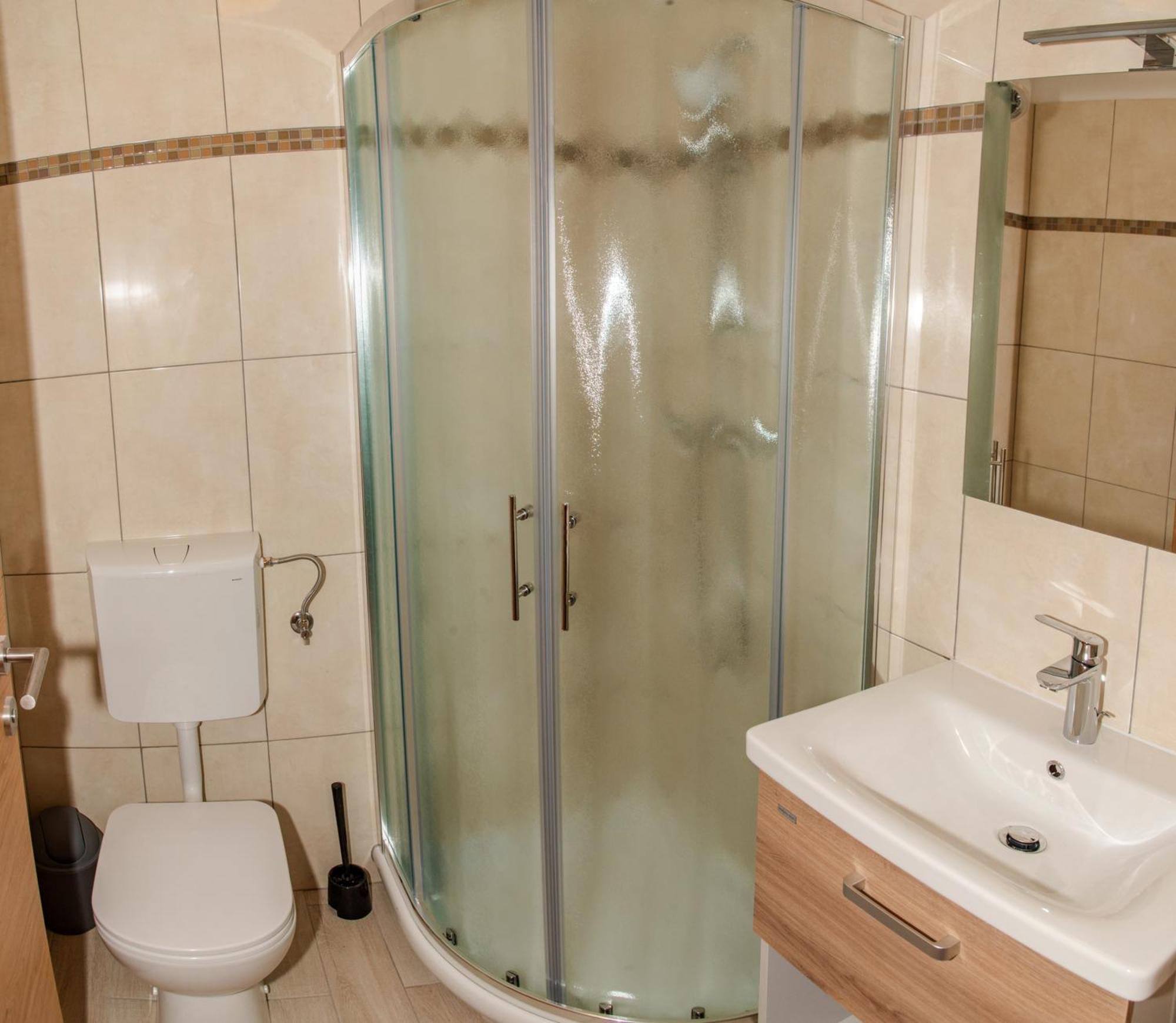 Kanal Apartmaji Tinta מראה חיצוני תמונה