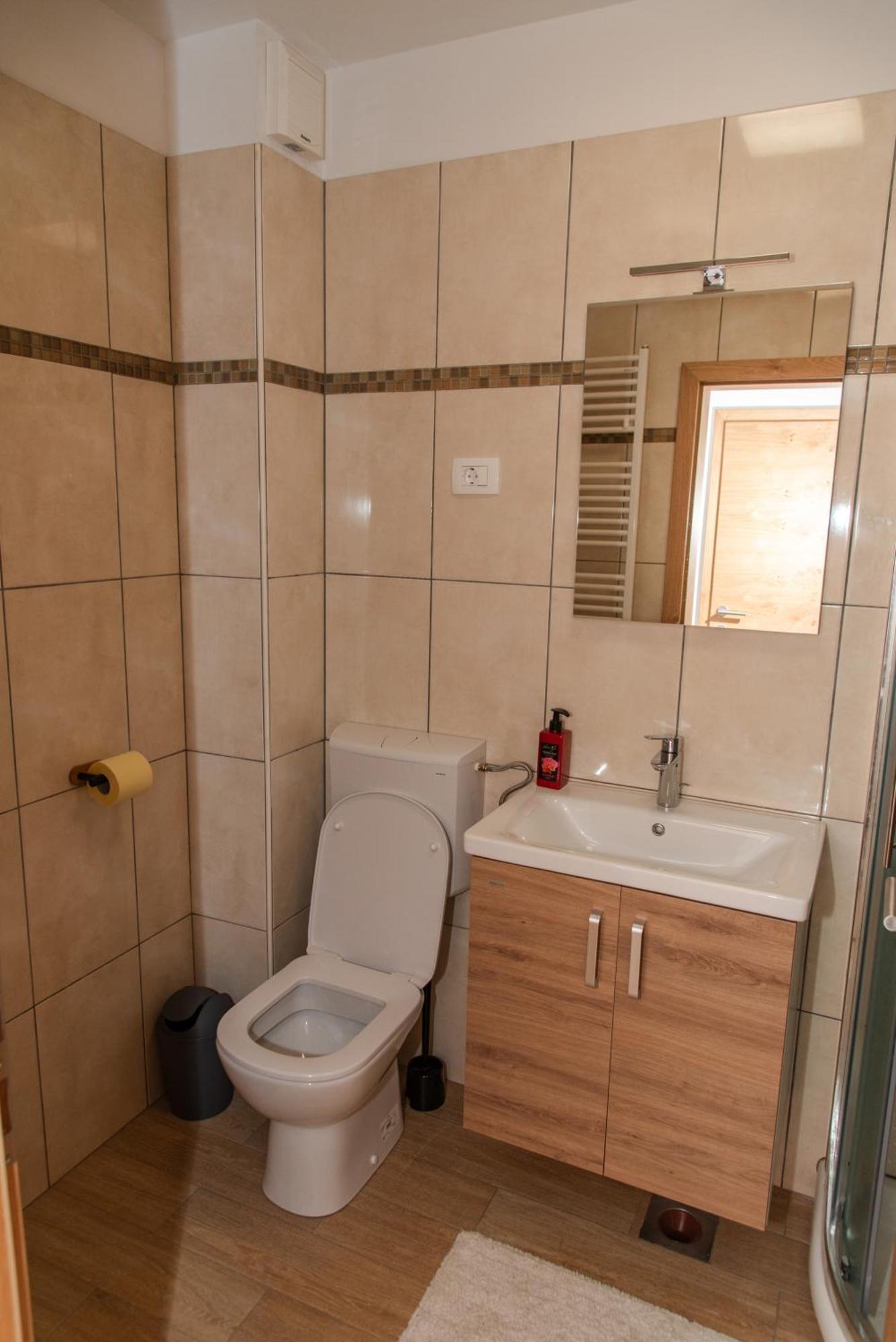 Kanal Apartmaji Tinta מראה חיצוני תמונה