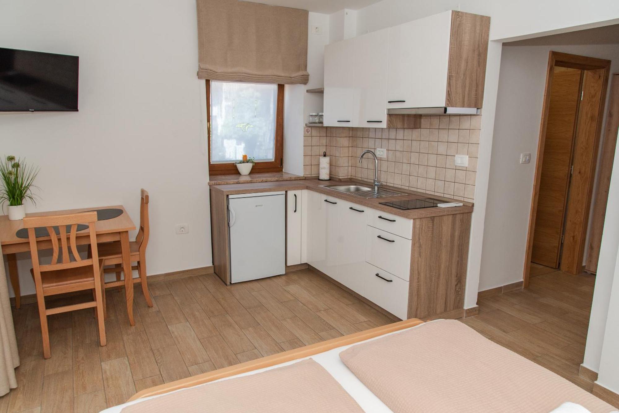 Kanal Apartmaji Tinta מראה חיצוני תמונה